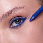Crayon Black Star Eyeliner Packshot Model Terry Bleu Posed Evelina 2000x2000px thumbnail